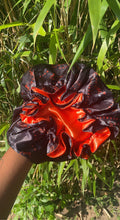 Load image into Gallery viewer, BLACK OG SILK REVERSIBLE BONNETS
